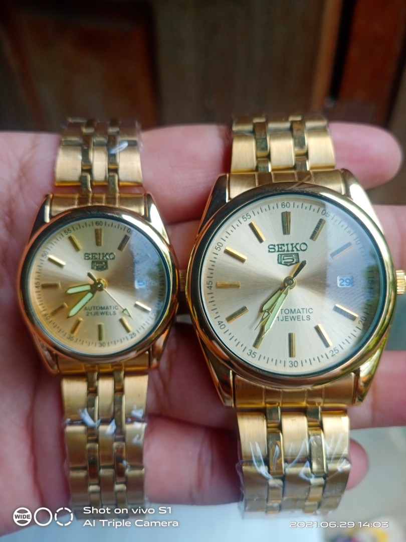 SEIKO COUPLE WATCH with BOX, Men's Fashion, Watches & Accessories, Watches  on Carousell