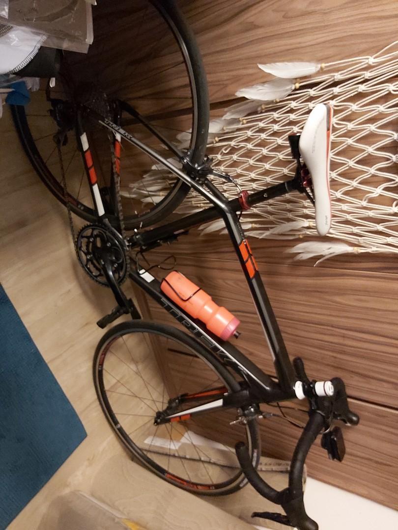 Trek Madone 2.3 - frame size 52cm For 
