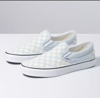 (Category: ) located in . Submitted by shopperswardrobe (Listing ID 1097938724, Image 1). Description: .