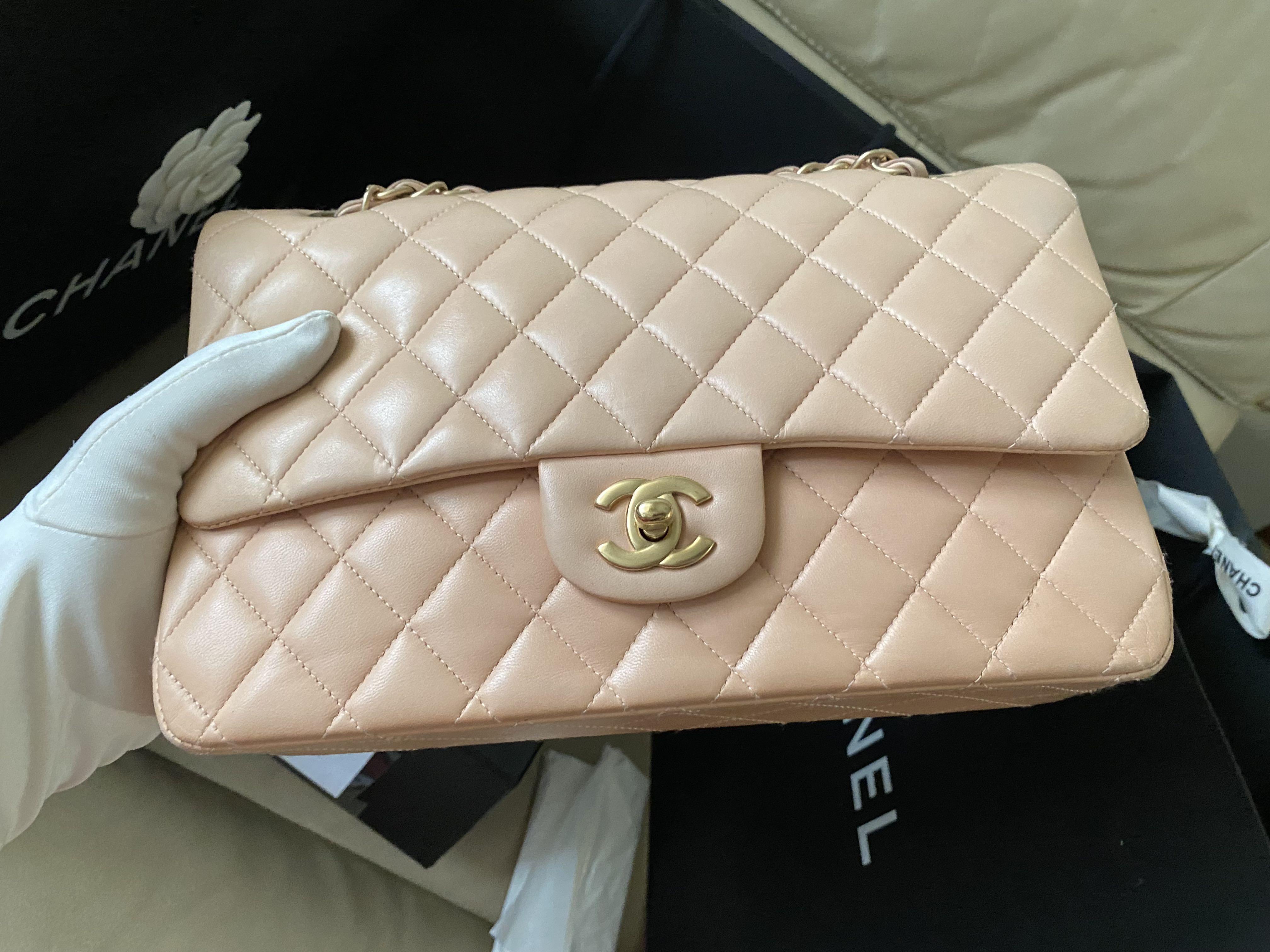 Chanel classic medium double flap in beige peach lamb skin !