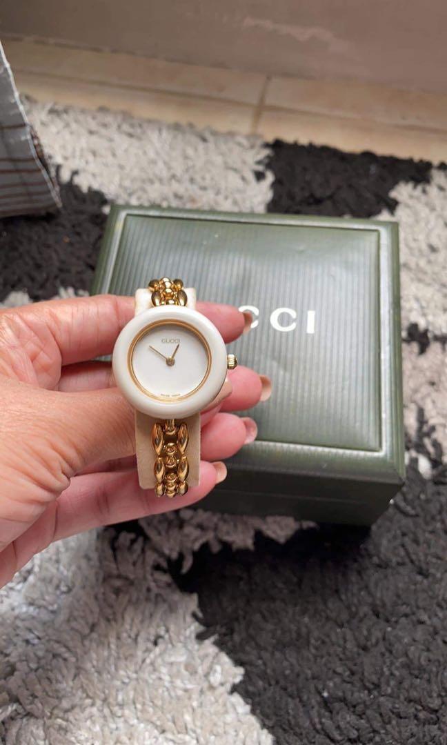 Gucci white sales gold watch