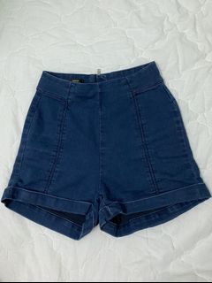 (Category: ) located in . Submitted by lynnettecloset (Listing ID 1099929103, Image 1). Description: .