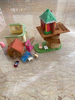 House and mini dolls with few accessories