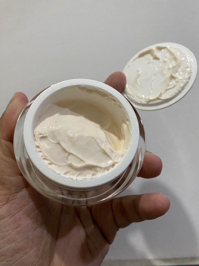 Jafra Royal Moisturizer, Kesehatan & Kecantikan, Kulit, Sabun & Tubuh