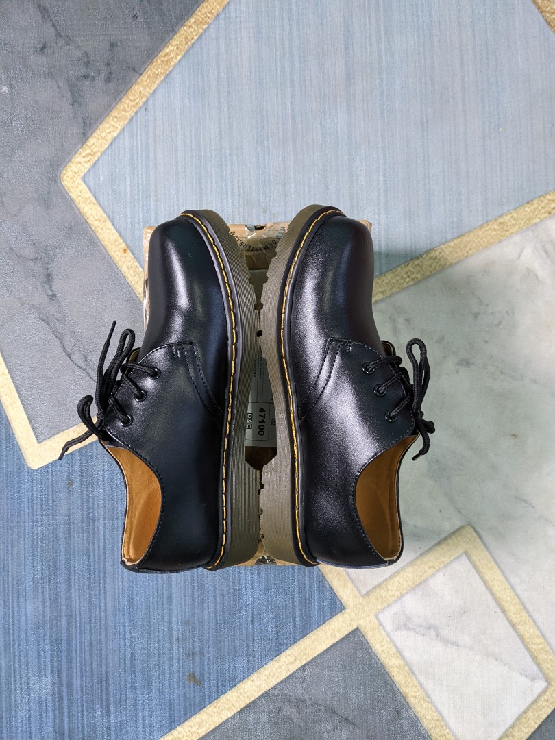 Kasut Dr Martens