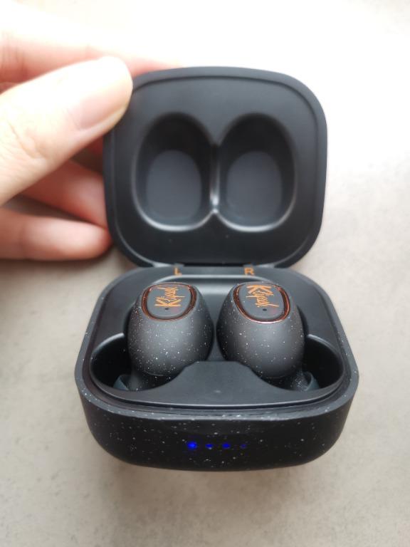T2 true store wireless earphones