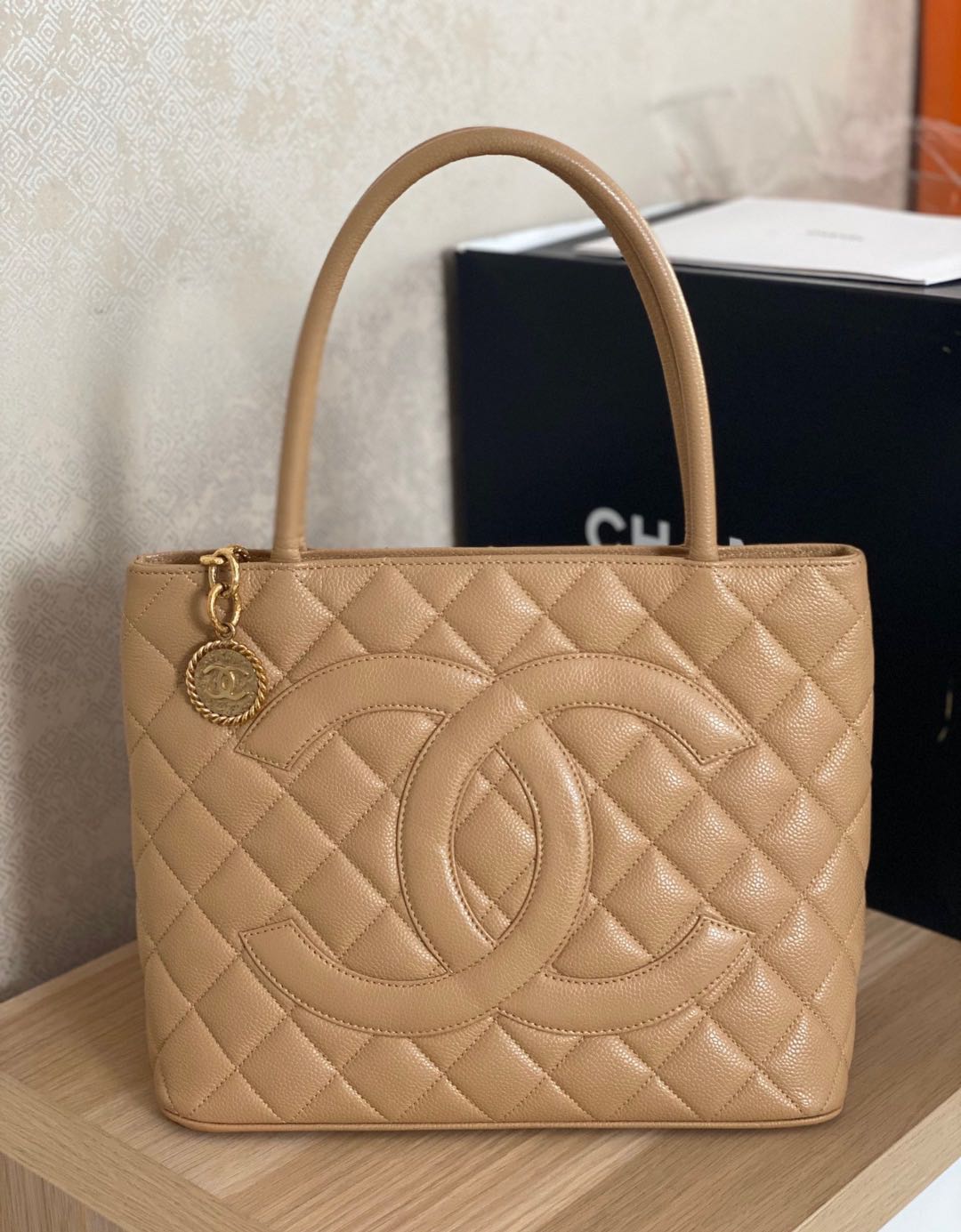 *Like New*Chanel Medallion Tote Bag in cream beige, Women's Fashion, Bags &  Wallets, Shoulder Bags on Carousell