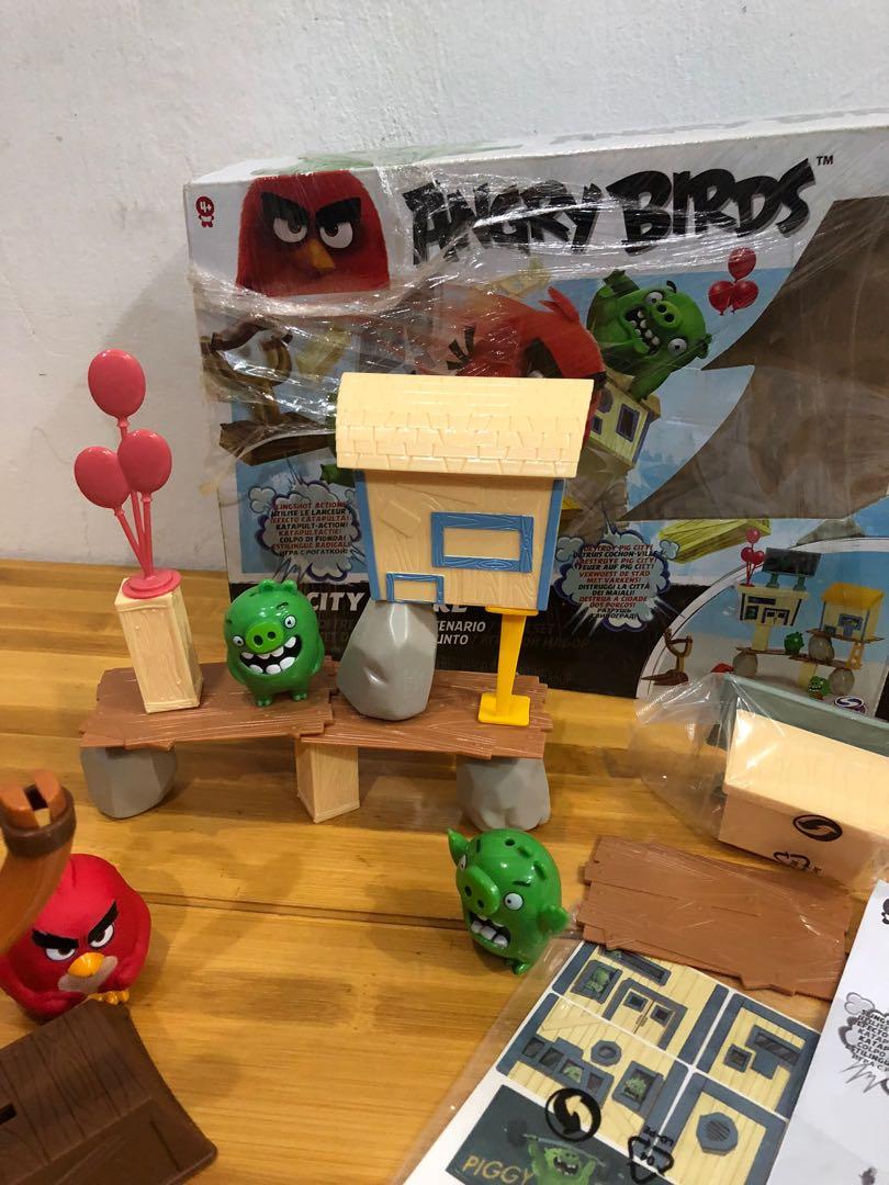 Angry birds pig outlet city strike playset