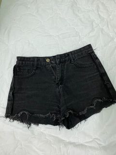 (Category: ) located in . Submitted by lynnettecloset (Listing ID 1099929303, Image 1). Description: .