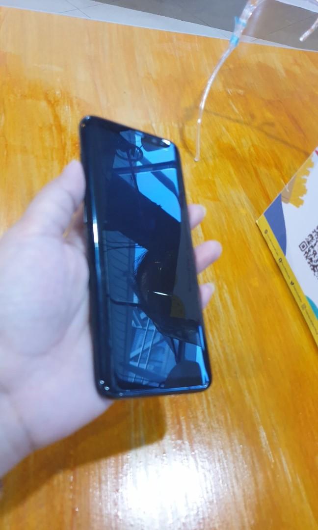 Samsung Galaxy S8 (Category: Samsung) located in Pasig City. Submitted by redrosyraven (Listing ID 1099931312, Image 3). Description: no issue with box replacement charger.
