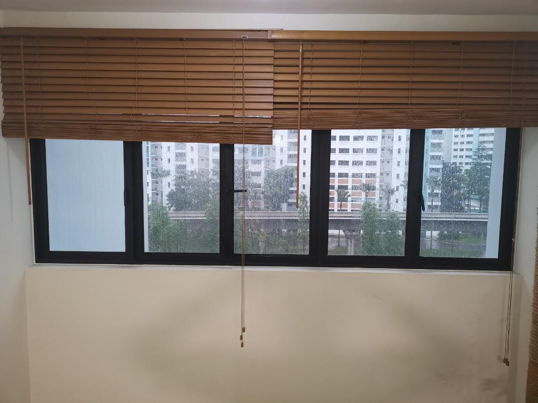 Spotlight store venetian blinds