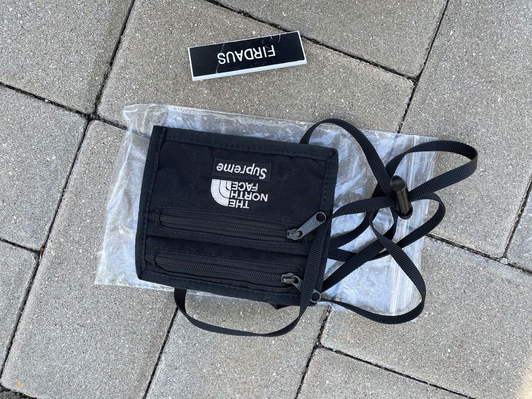 Supreme x the north face hotsell expedition travel wallet