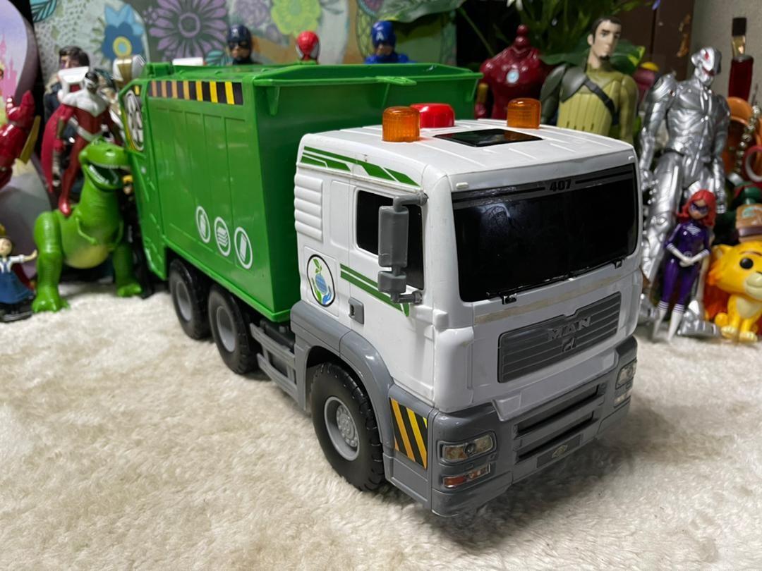 Fast lane pump action garbage truck clearance