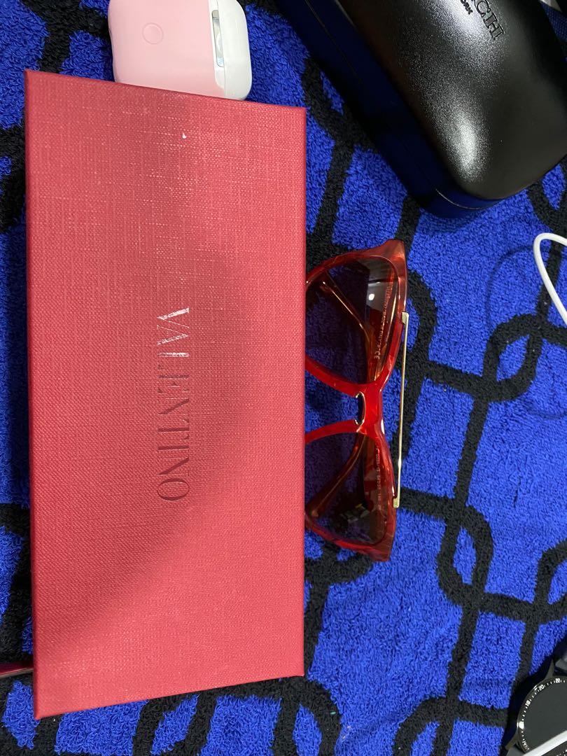 Valentino sunglass hut discount