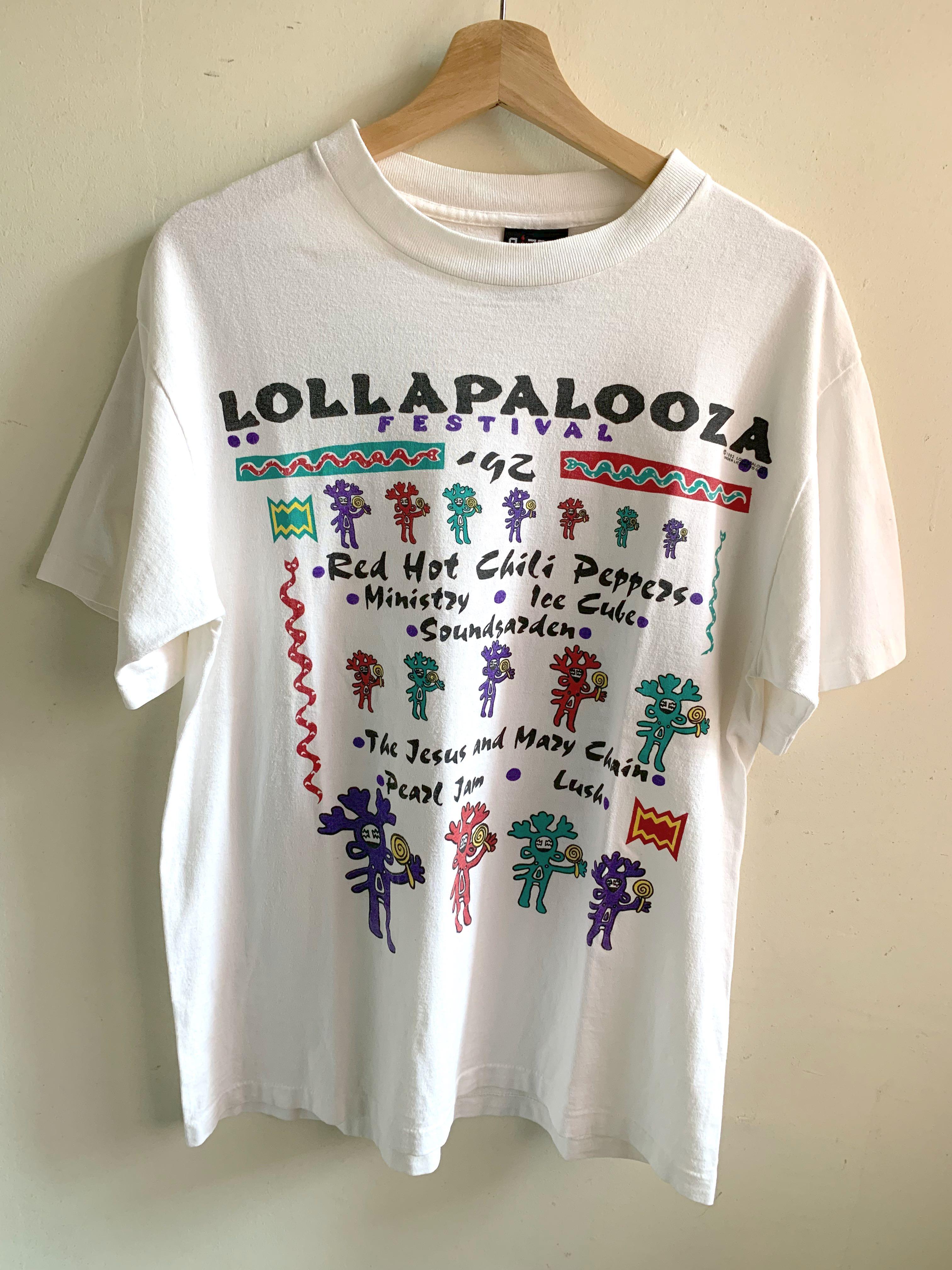 Vintage 90s Lollapalooza 1992 concert t-shirt Pearl Jam, RHCP, Ice