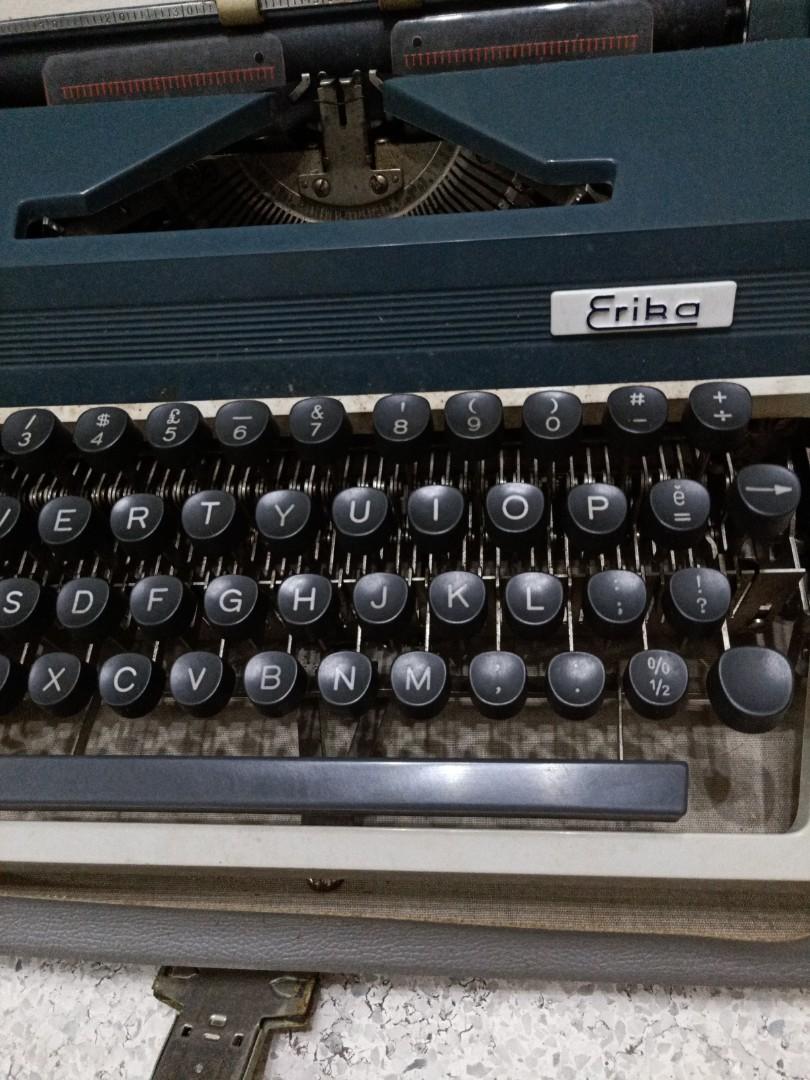 Vintage 1971 German Erika model 30 typewriter w original ...