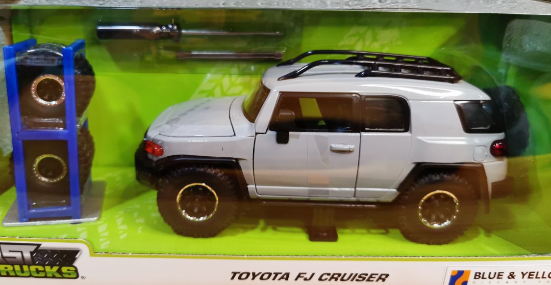 1 24 Toyota FJ Cruiser Diecast Scale Model Toy Car Color Gray