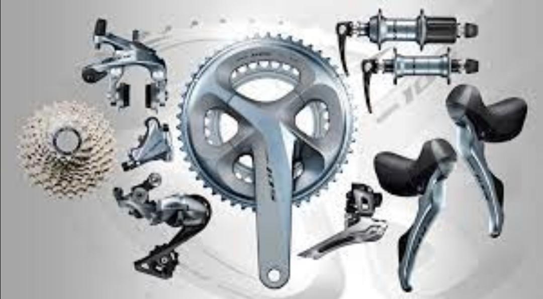 Shimano Japan 105 R7000 11 Speed Groupset (Silver Vision), Sports