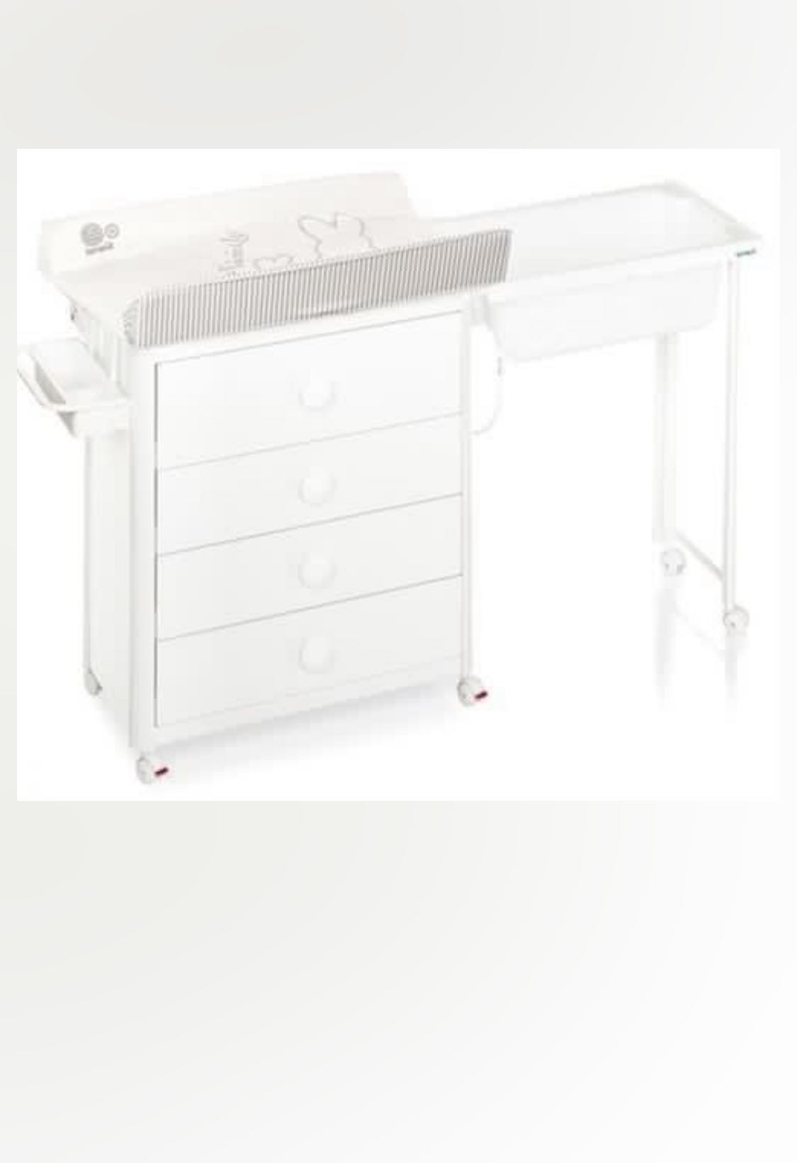 Brevi changing table best sale with bath