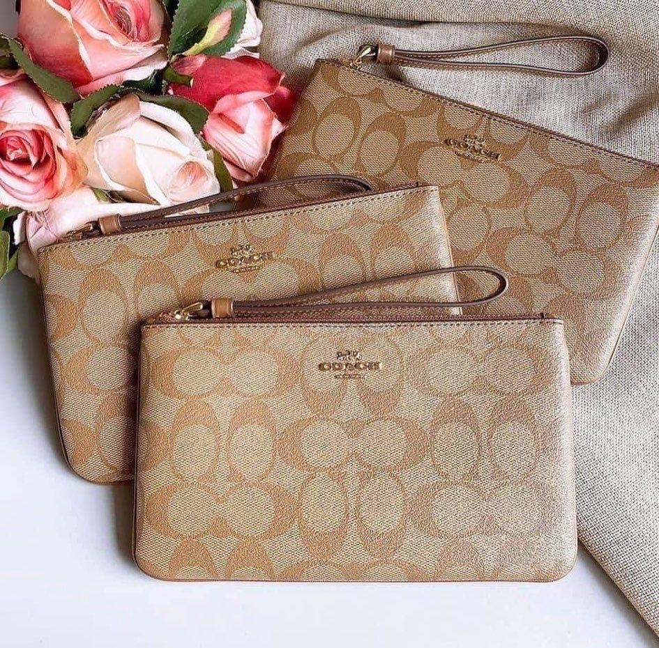 Coach purse wallet (Category: Purses & Pouches) located in Quezon City. Submitted by thelux.cllctn (Listing ID 1100021102, Image 3). Description: BRAND NEW FROM US✨ Complete with receipt, care card, dust bag and paper bag.