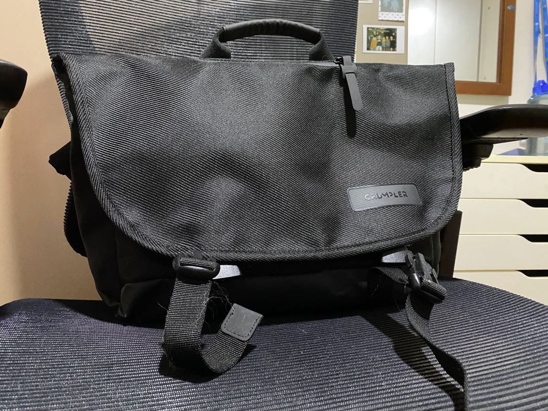 Chronicler 2025 messenger bag
