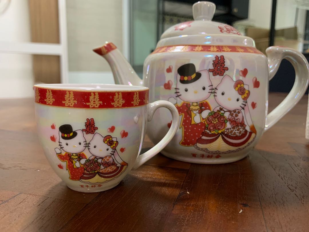 Hello Kitty Teapot Set (Betrothal Ceremony/Wedding Tea Ceremony