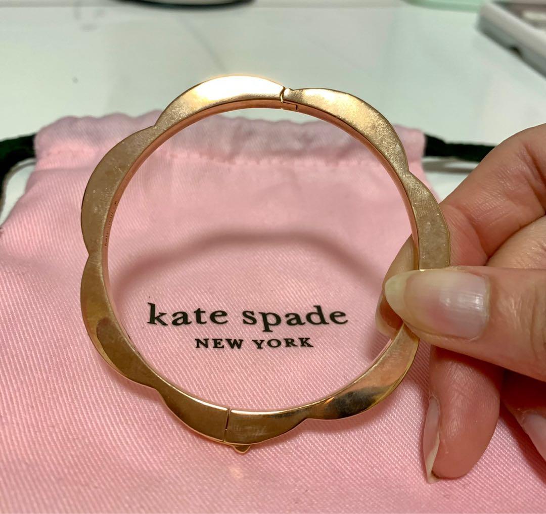 全新Kate spade 手䤥 （分類：飾物及配件）位於 Hong Kong。 由 kareenn 提交（商品編號 1100023721，圖片 3）。簡介： 從未戴過出街 可自用或送禮。