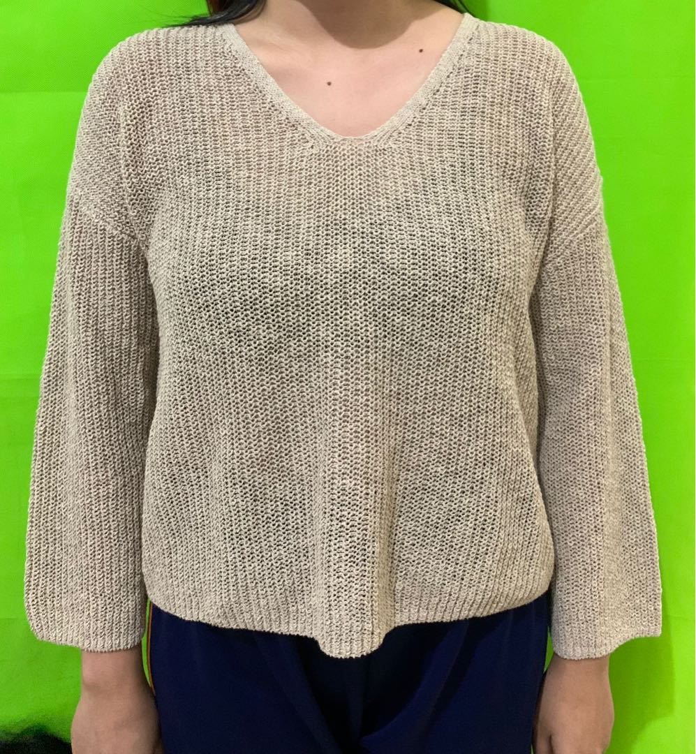 Knitwear mango, Fesyen Wanita, Pakaian Wanita, Atasan di Carousell