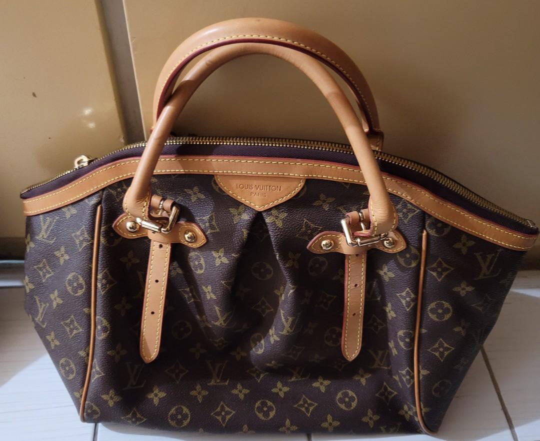 LV tivoli mm (Category: Luxury Bags & Wallets) located in Paranaque City. Submitted by welcome_888 (Listing ID 1100152145, Image 1). Description: Great condition No code.