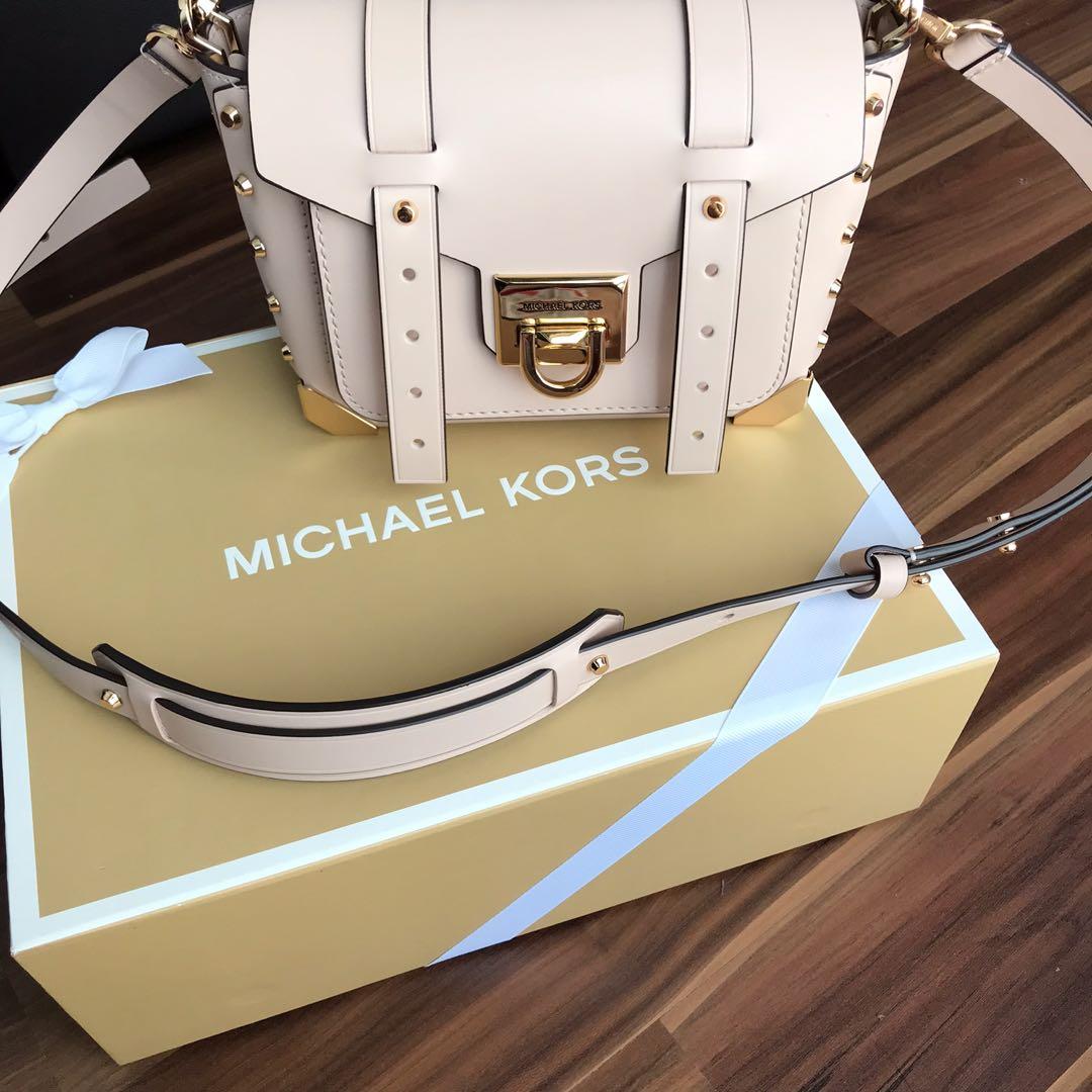 Michael Kors Manhattan Small Messenger