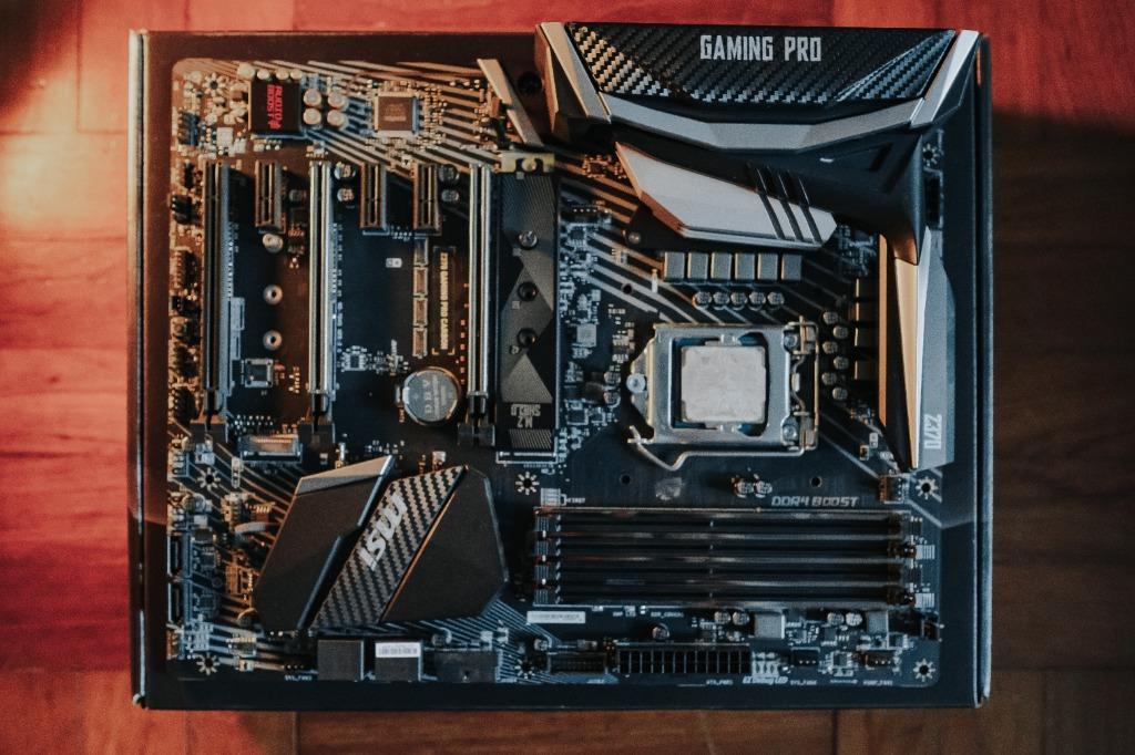 MSI Z370 Gaming Pro Carbon + Intel i7-8700k 3.7Ghz, Computers