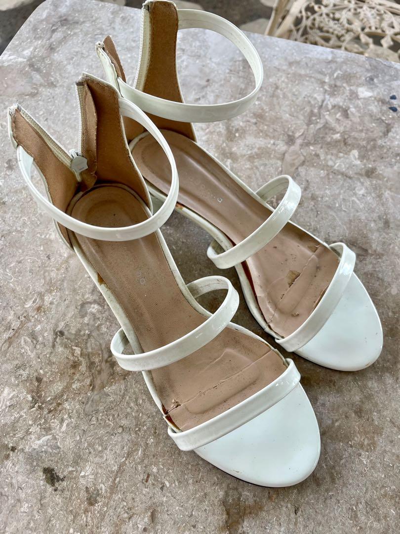 Manolo Blahnik Black/White Leather and Snakeskin Susaperf Flat Sandals Size  6/36.5 - Yoogi's Closet