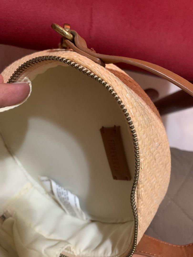Round straw hotsell bag forever 21