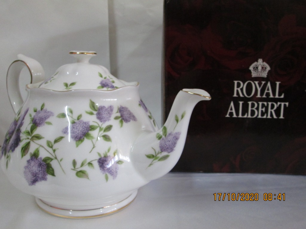 Royal albert lilac lane online