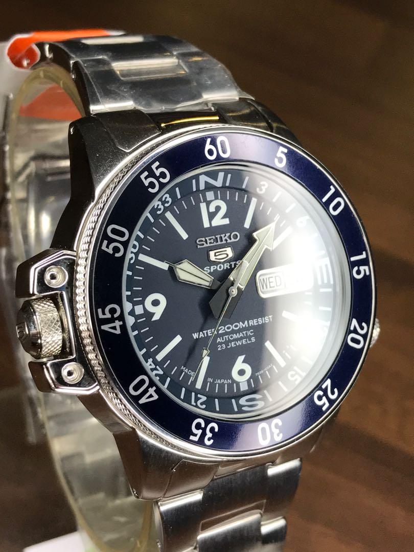 Seiko 5 Automatic Blue Dial 200m Water Resistant Diver s Watch
