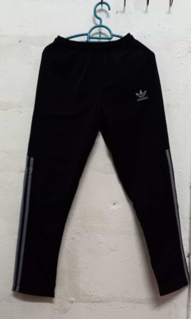 Seluar track 3 line kelabu Men s Fashion Bottoms Joggers on