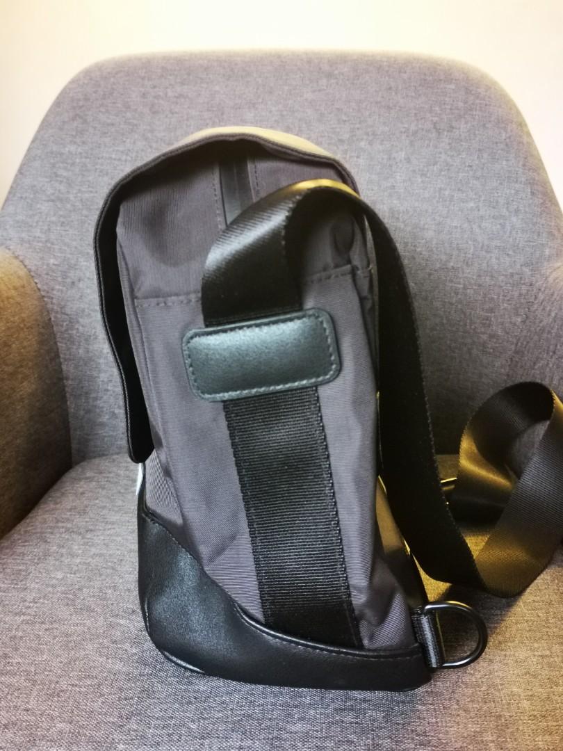 Stylish Sleek Moleskine Metro Slim Messenger Sling Bag Men s