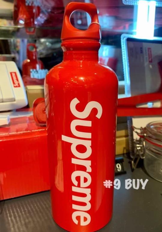 SALE／104%OFF】 Supreme SIGG Traveller 0.6L Water Bottle ad-naturam.fr