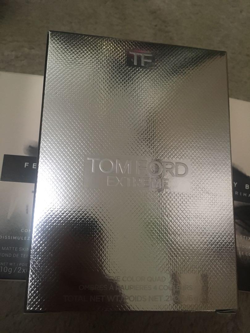 *Price drop* Tom Ford eyeshadow quad (Category: Makeup) located in Mississauga. Submitted by misscleanoutsale (Listing ID 1100160317, Image 2). Description: Brand new in box Shade 01 badass.