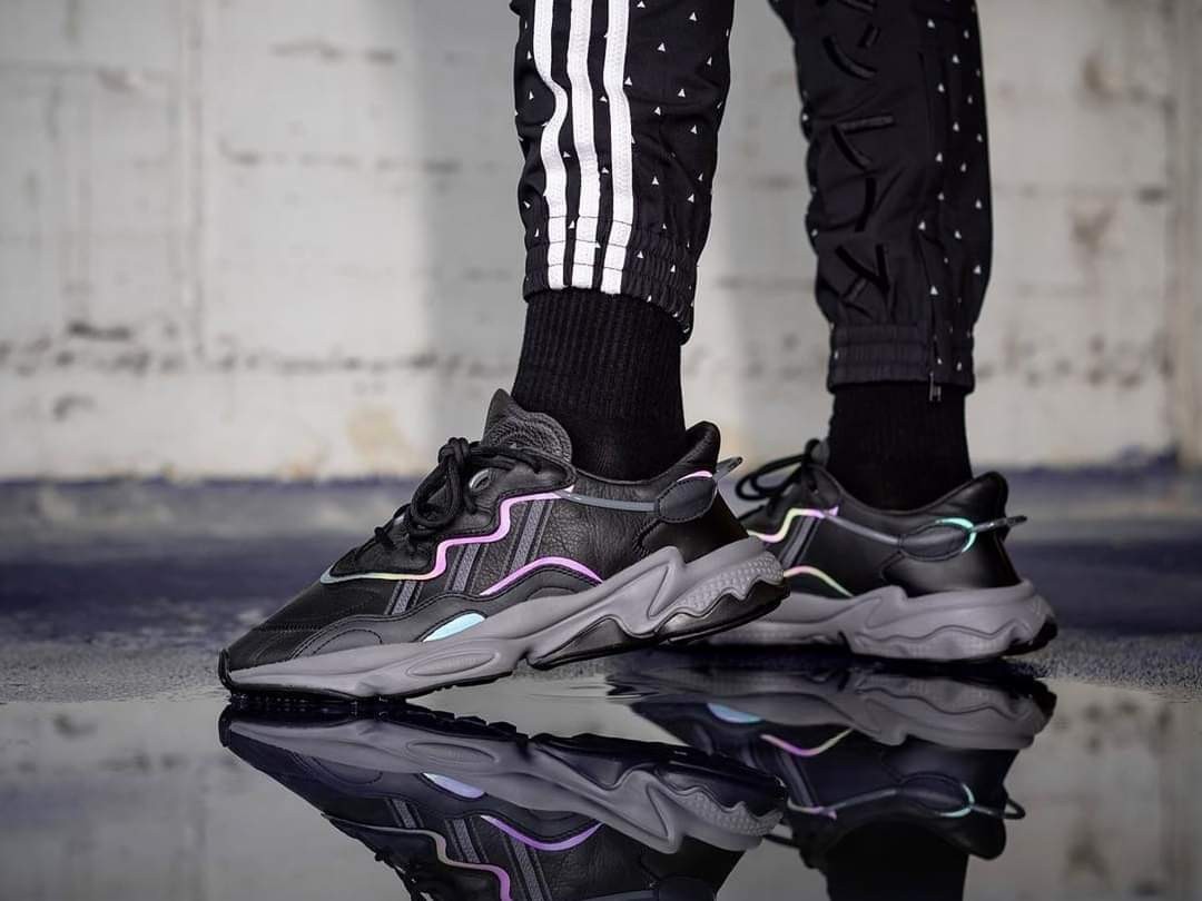 Adidas Ozweego, Men's Fashion, Footwear, Sneakers on Carousell