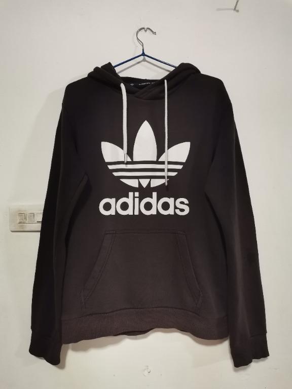 Adidas Trefoil Hoodie (Category: Hoodies) located in Iligan City. Submitted by luvinzz (Listing ID 1100246905, Image 1). Description: Adidas Trefoil Hoodie Large. 25.5L x 20W Excellent condition Slightly faded pero di halata kasi parang may vintage look siya. Slight discoloration sa to bottom part. P350 + sf.