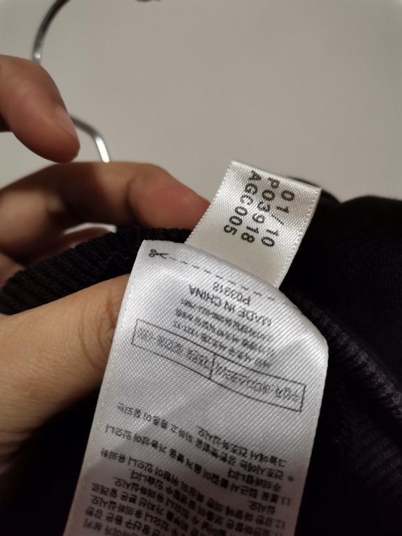 Adidas Trefoil Hoodie (Category: Hoodies) located in Iligan City. Submitted by luvinzz (Listing ID 1100246905, Image 3). Description: Adidas Trefoil Hoodie Large. 25.5L x 20W Excellent condition Slightly faded pero di halata kasi parang may vintage look siya. Slight discoloration sa to bottom part. P350 + sf.