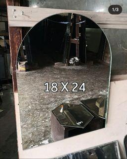 Arc shape bathroom mirror