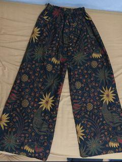Long & High Waist Batik Cullote (warna dasar hitam)