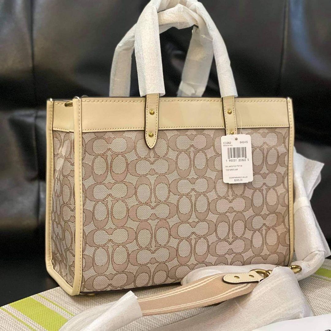 Coach Carryall bag Women s Fashion Bags Wallets Tote Bags on