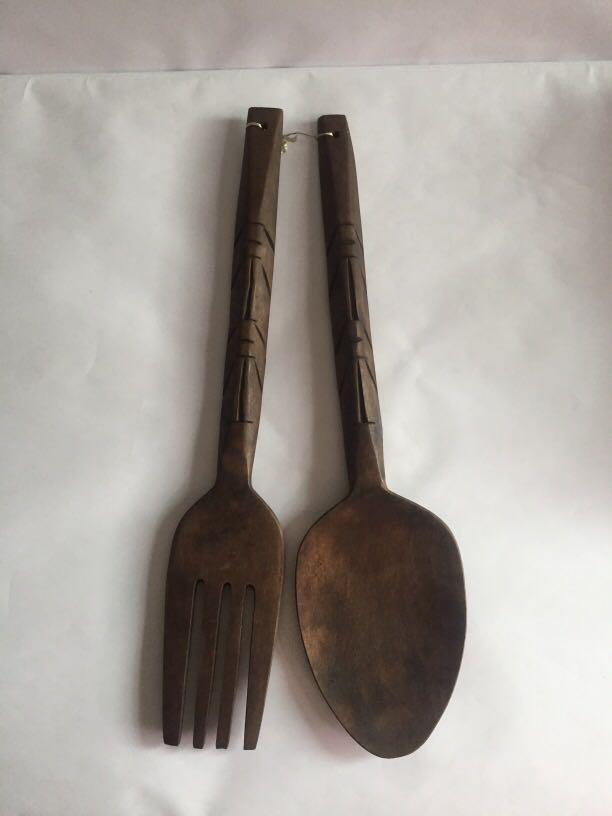 Fork & Spoon wood classic sculpture (Category: Wall Decor) located in Pasay City. Submitted by redgiftshop (Listing ID 1100245985, Image 1). Description: no issue height : 47 cm length : 13 cm direct bought in U product code: EV.