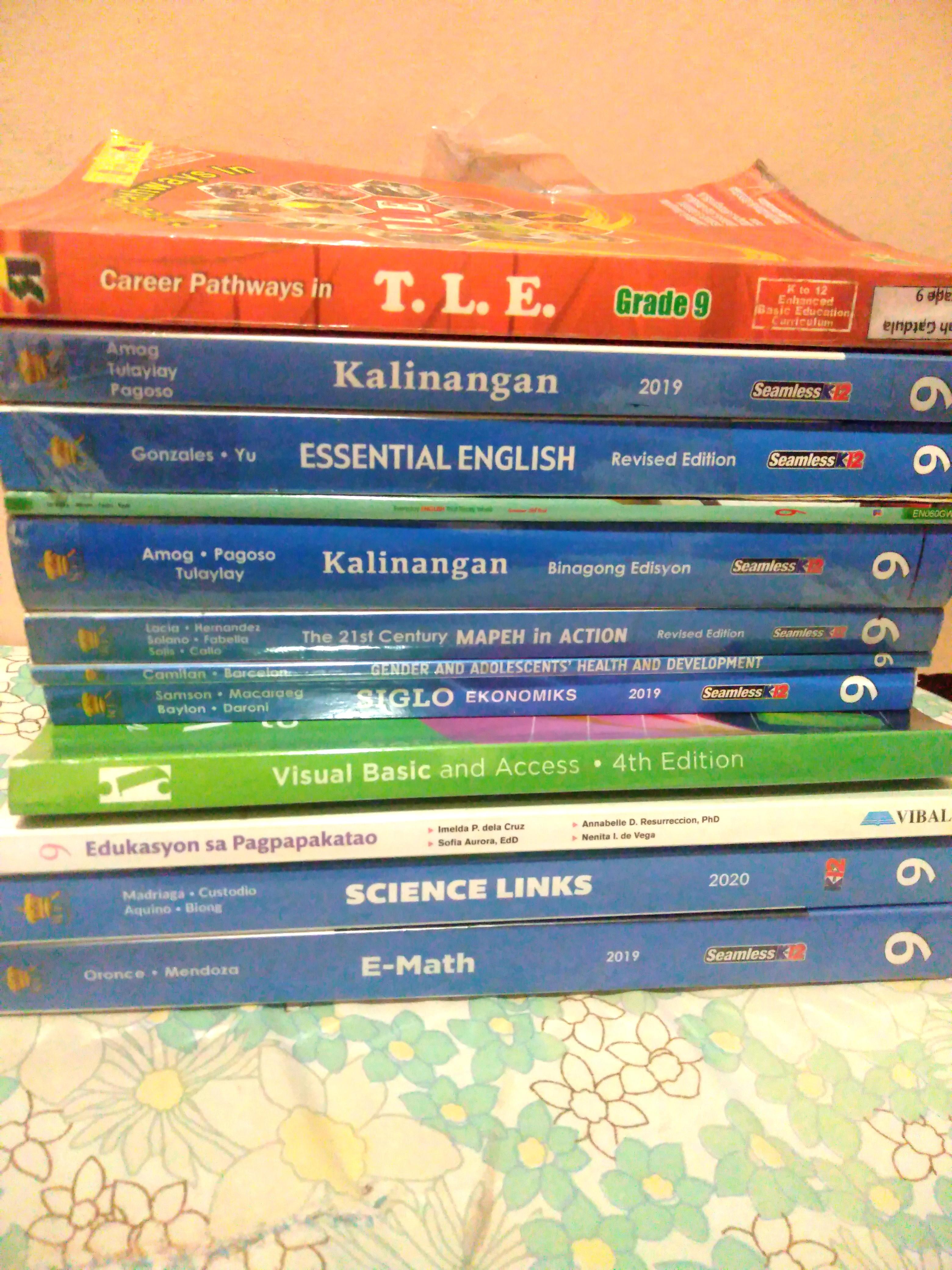 Grade 9 Textbooks for sale!, Hobbies & Toys, Books & Magazines