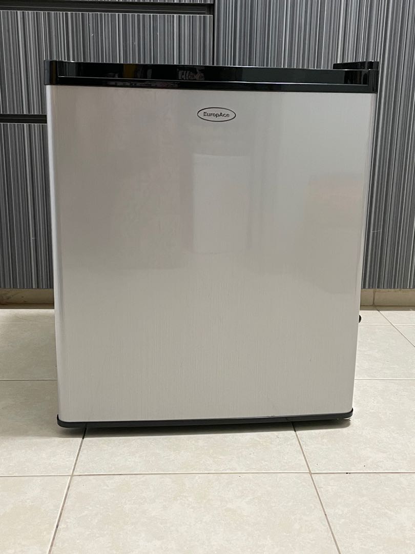 Mini fridge 50L, TV & Home Appliances, Kitchen Appliances