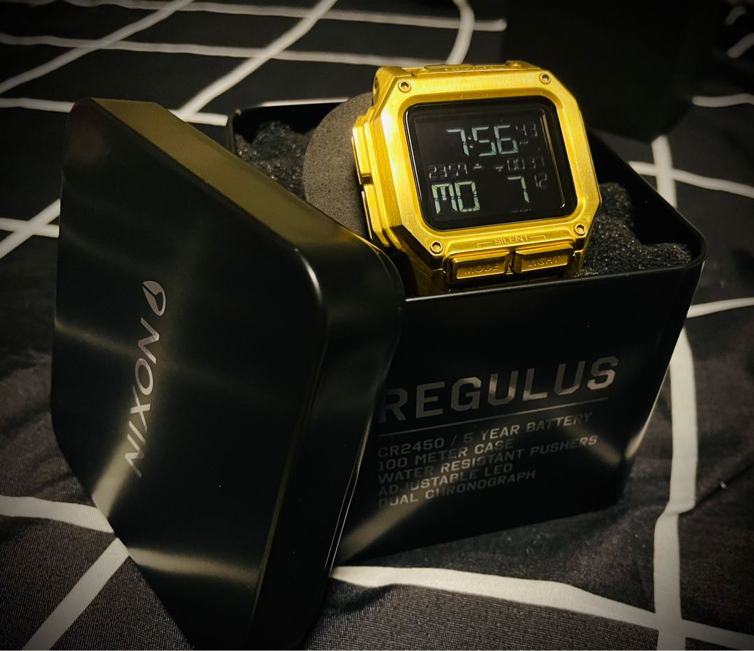 nixon regulus battery