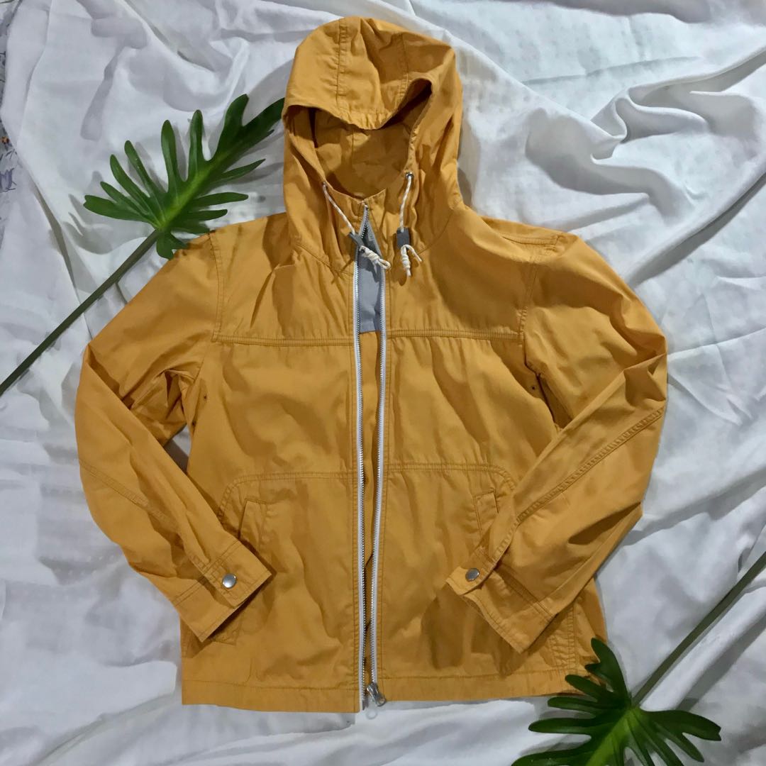 Uniqlo mustard jacket discount